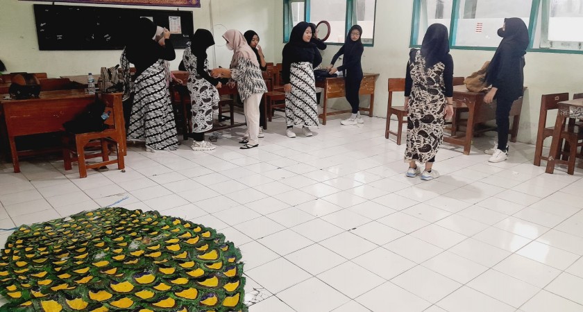 Dukungan Guru Pegawai Dan Orang Tua Warnai Perayaan Semarak Kirab