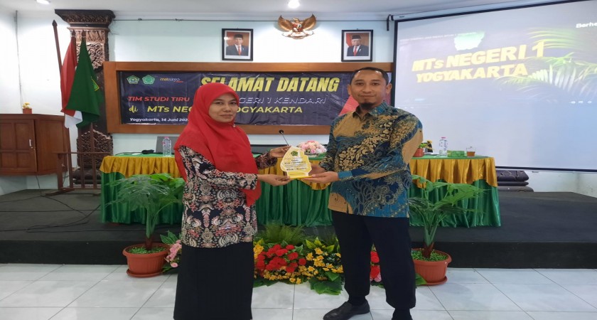 MTsN 1 Yogyakarta Terima Tim Studi Kolaborasi dari MTsN 1 Kendari