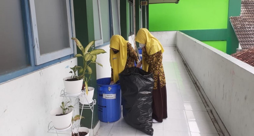 MTsN 1 Yogyakarta Galakkan Antisampah Anorganik