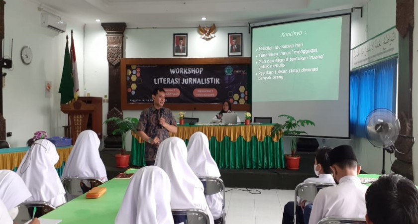 MTsN 1 Yogyakarta Hidupkan Literasi Siswa melalui Workshop Literasi Jurnalistik