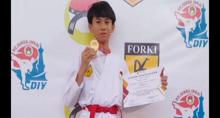 Siswa MTsN 1 Yogyakarta Juarai Kejurda Karate Dojo Indonesia