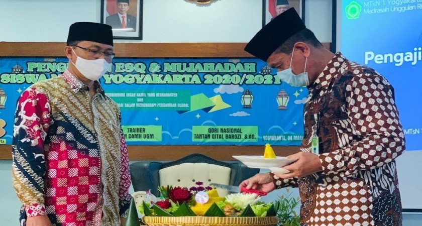 Haflah Khotmil Quran dan Pengajian Dalam Rangka Milad Ke-43 MTsN 1 Yogyakarta