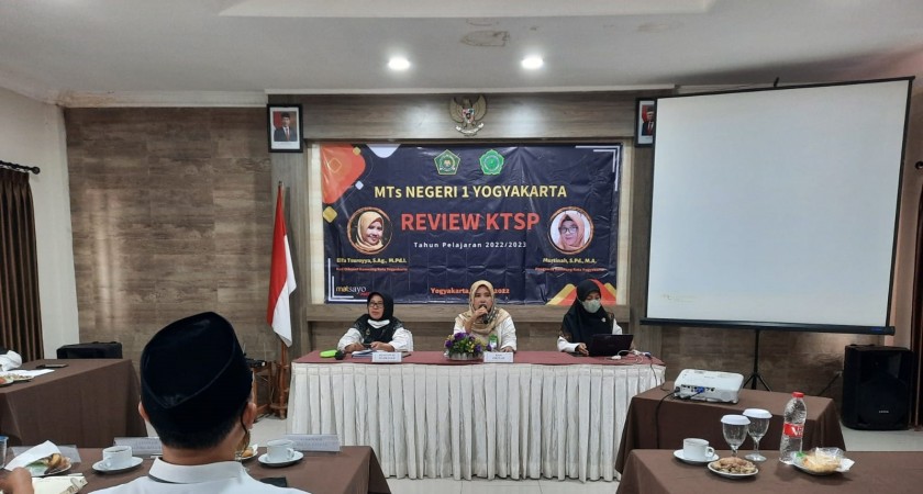 Review KTSP, MTsN 1 Yogyakarta Nyuplik Kurikulum Merdeka