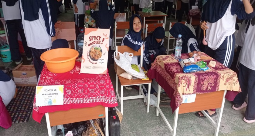 Market Day Persembahan Siswa Kelas 7 MTsN 1 Yogyakarta Laris Manis