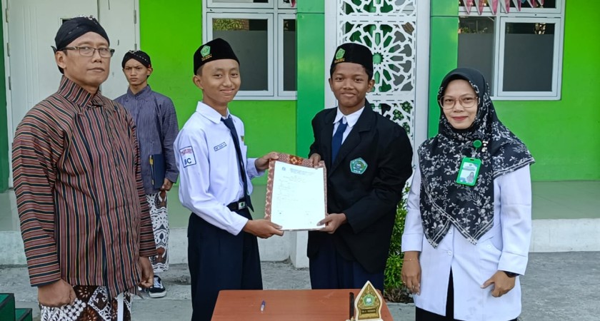 Pelantikan dan Serah Terima Jabatan Pengurus OSIS MTsN 1 Yogyakarta