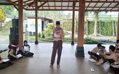 Gelorakan Semangat Lewat Bait Puisi, Siswa MTsN 1 Yogyakarta Unjuk Bakat di Pendopo Karangsari