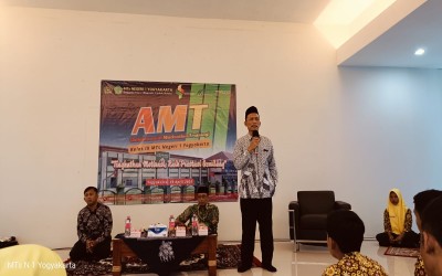 Ketua Komite MTsN 1 Yogyakarta Apresiasi Orang Tua Siswa Kelas IX dalam Pendampingan AMT