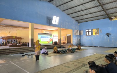 Guru MTsN 1 Yogyakarta Menjadi Narasumber Parenting di MTsN 3 Bantul