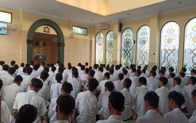 Awali Kegiatan Manasik Haji, Siswa MTsN 1 Yogyakarta Lakukan Salat Safar